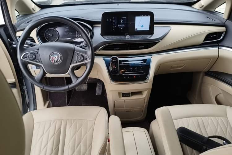 Used Buick GL8 2023 Facelifted Land Cruiser Executive Luxury Version Center Console