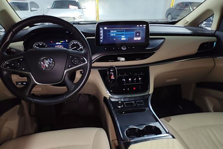 Used Buick GL8 2023 Facelifted Land Cruiser Executive Luxury Version Center Console