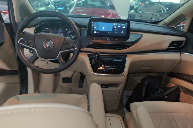 Used Buick GL8 2023 Facelifted Land Cruiser Executive Luxury Version Center Console