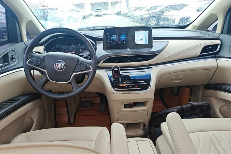 Used Buick GL8 2023 Facelifted Land Cruiser Executive Luxury Version Center Console
