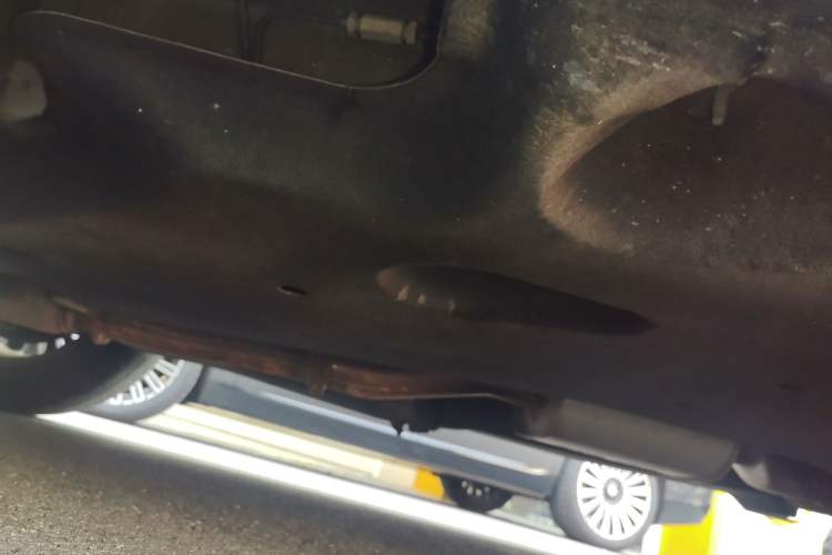 Used Buick GL8 2023 Facelifted Land Cruiser Executive Luxury Version Chassis Front Left