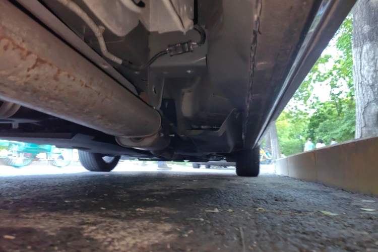 Used Buick GL8 2023 Land Executive Class Deluxe Model Chassis Rear Right