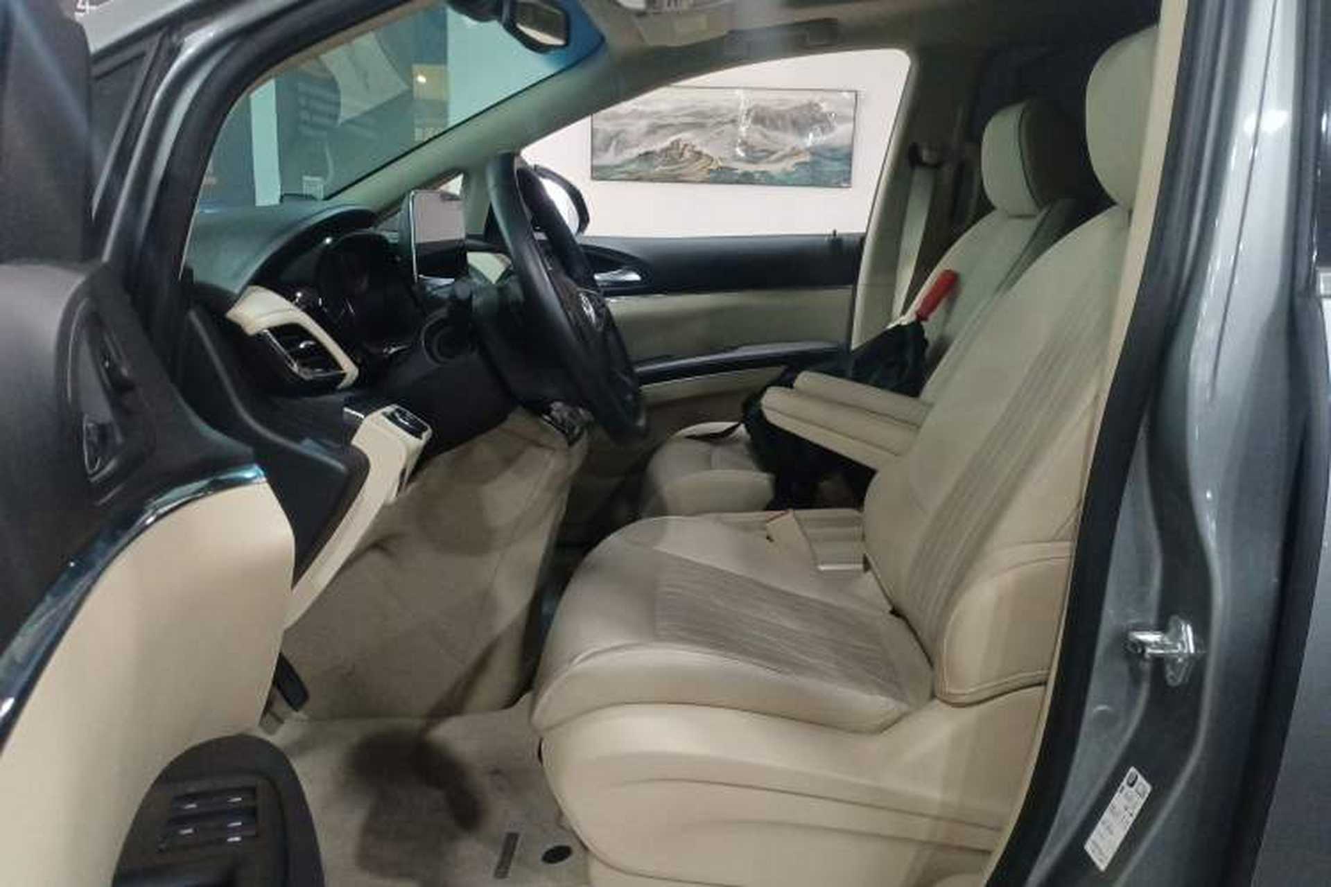Used Buick GL8 2023 Facelifted Land Cruiser Executive Luxury Version Driver Seat