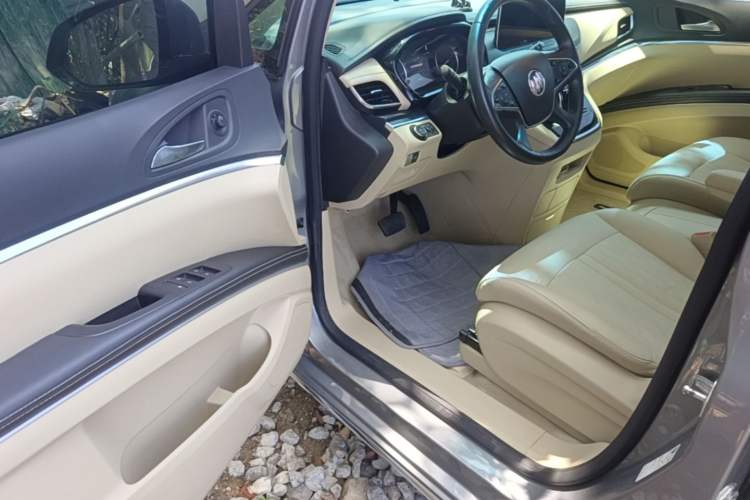 Used Buick GL8 2023 Land Executive Class 652T Luxury Model Driver Seat