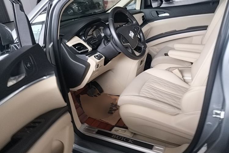Used Buick GL8 2023 Facelifted Land Cruiser Executive Luxury Version Driver Seat