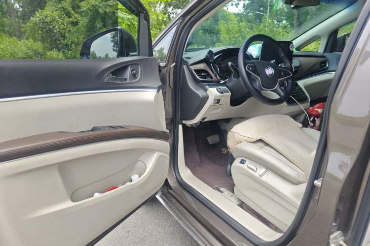 Used Buick GL8 2023 Land Executive Class Comfort Model Driver Seat