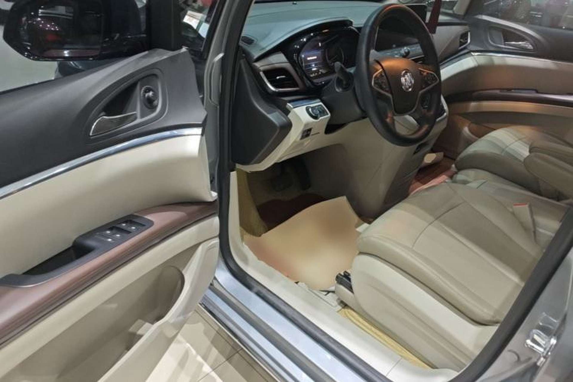 Used Buick GL8 2023 Land Executive Class Smart Enjoyment Model Driver Seat