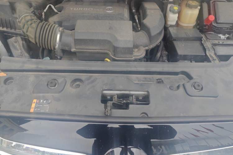Used Buick GL8 2023 Land Executive Class Comfort Model Engine Bay