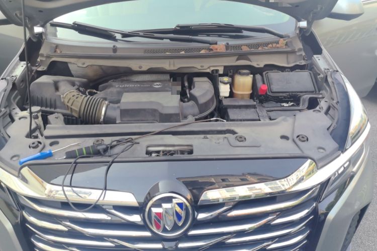 Used Buick GL8 2023 Facelifted Land Cruiser Executive Luxury Version Engine Bay