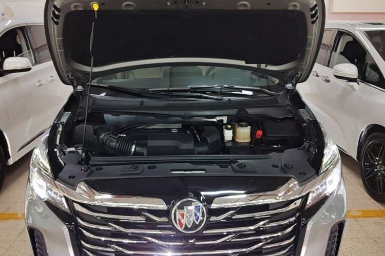Used Buick GL8 2023 Facelifted Land Cruiser Executive Luxury Version Engine Bay