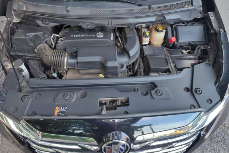 Used Buick GL8 2023 Land Executive Class Deluxe Model Engine Bay