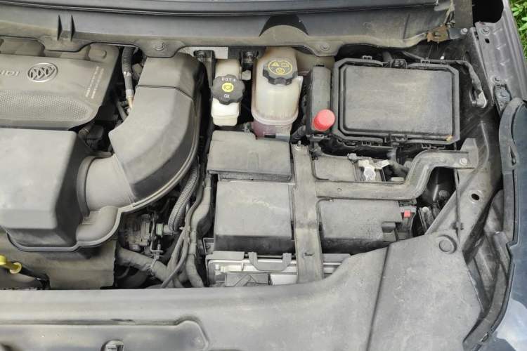 Used Buick GL8 2023 Land Executive Class 652T Smart Luxury Model Engine Bay Left