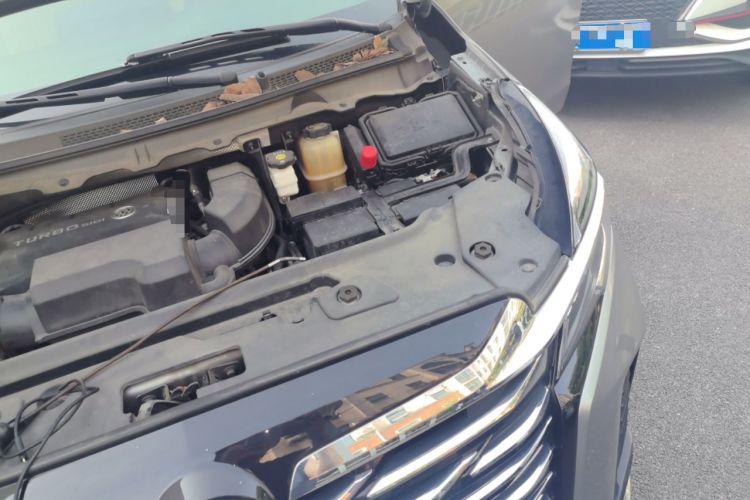 Used Buick GL8 2023 Facelifted Land Cruiser Executive Luxury Version Engine Bay Left