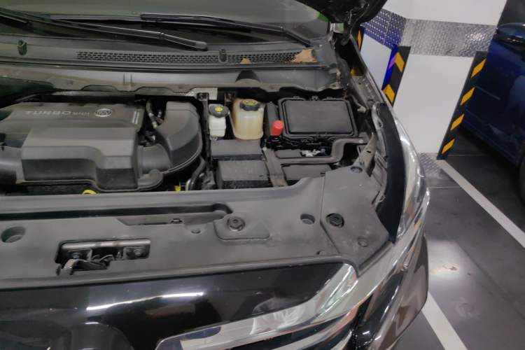Used Buick GL8 2023 Land Executive Class Smart Enjoyment Model Engine Bay Left