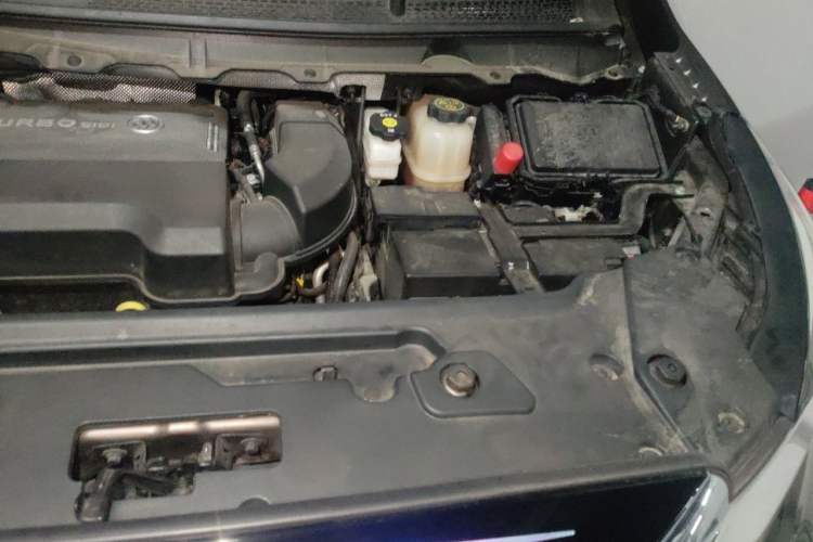 Used Buick GL8 2023 Land Executive Class Smart Enjoyment Model Engine Bay Left