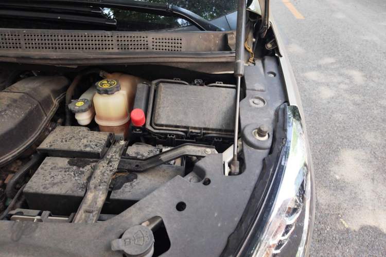 Used Buick GL8 2023 ES Lu Zun Comfort Model Engine Bay Left