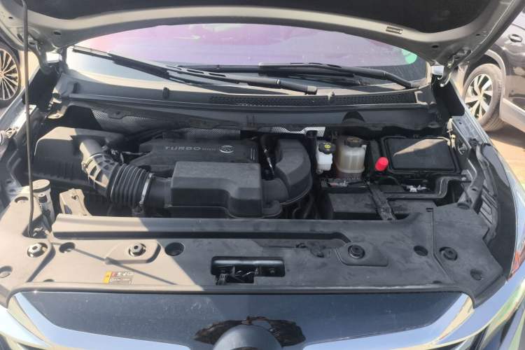 Used Buick GL8 2023 Land Business Class Smart Deluxe Model Engine Bay