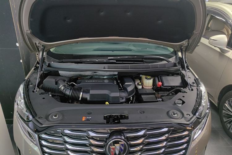 Used Buick GL8 2023 ES Lu Zun Deluxe Model Engine Bay