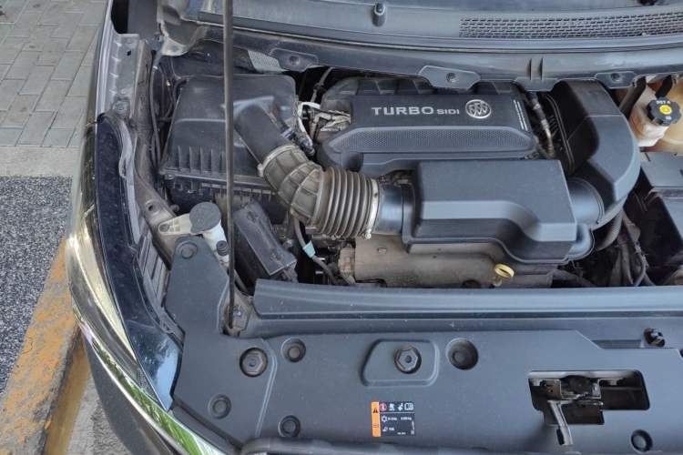 Used Buick GL8 2023 Land Executive Class Deluxe Model Engine Bay Right