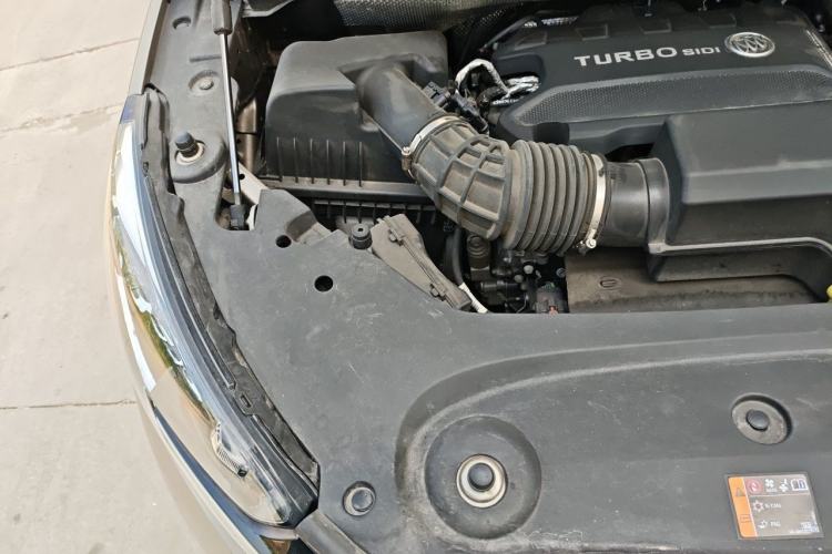 Used Buick GL8 2023 ES Lu Zun Deluxe Model Engine Bay Right