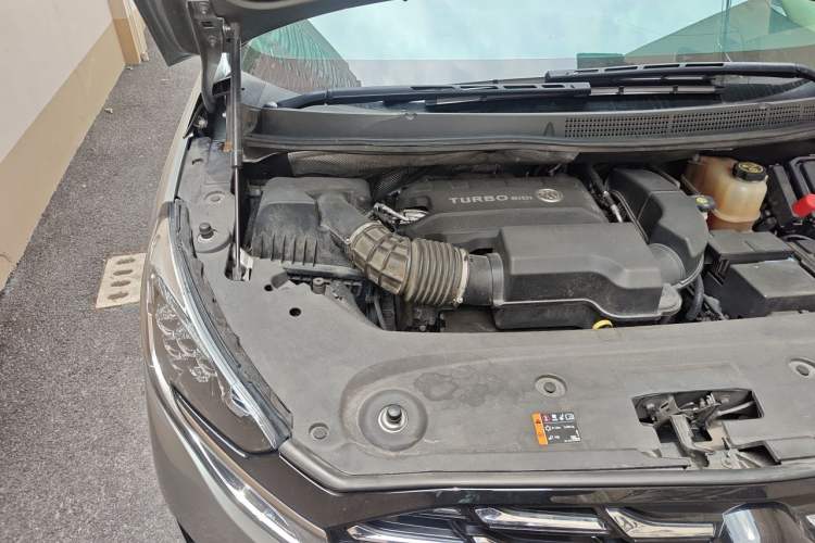 Used Buick GL8 2023 ES Lu Zun Deluxe Model Engine Bay Right
