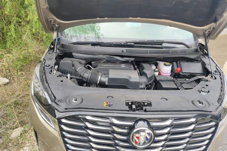 Used Buick GL8 2023 ES Lu Zun Comfort Model Engine Bay Right