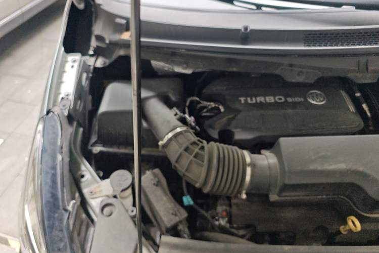 Used Buick GL8 2023 Facelifted Land Cruiser Executive Luxury Version Engine Bay Right