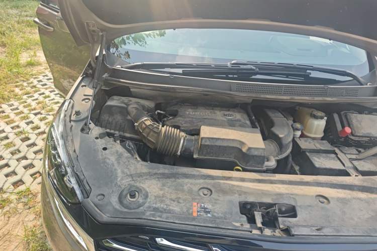 Used Buick GL8 2023 ES Lu Zun Deluxe Model Engine Bay Right