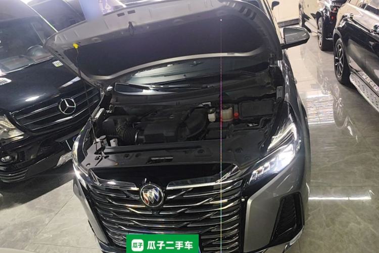 Used Buick GL8 2023 Facelifted Land Cruiser Executive Luxury Version Engine Bay