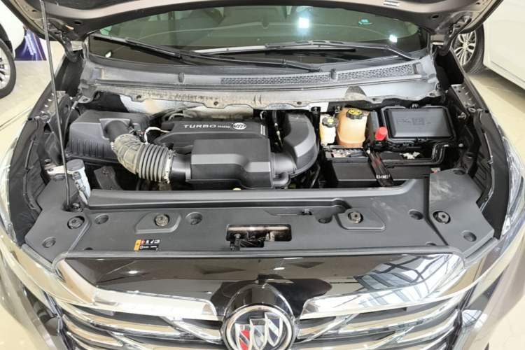 Used Buick GL8 2023 Facelifted Land Cruiser Executive Luxury Version Engine Bay