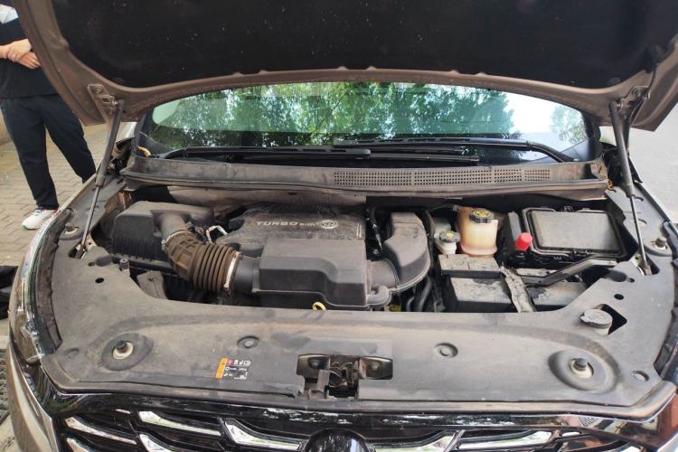 Used Buick GL8 2023 ES Lu Zun Comfort Model Engine Bay