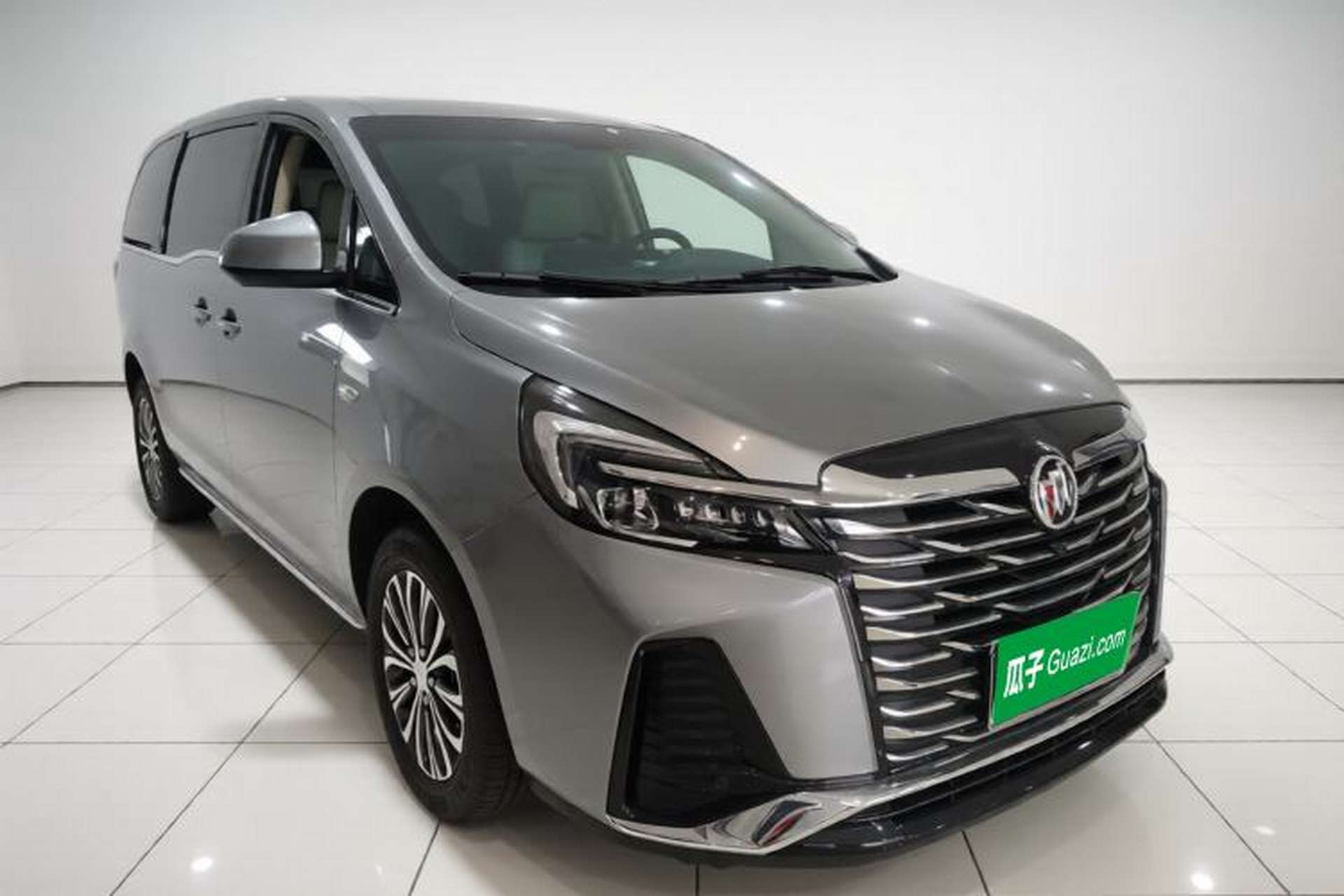Used Buick GL8 2023 Facelifted Land Cruiser Executive Luxury Version Exterior 1