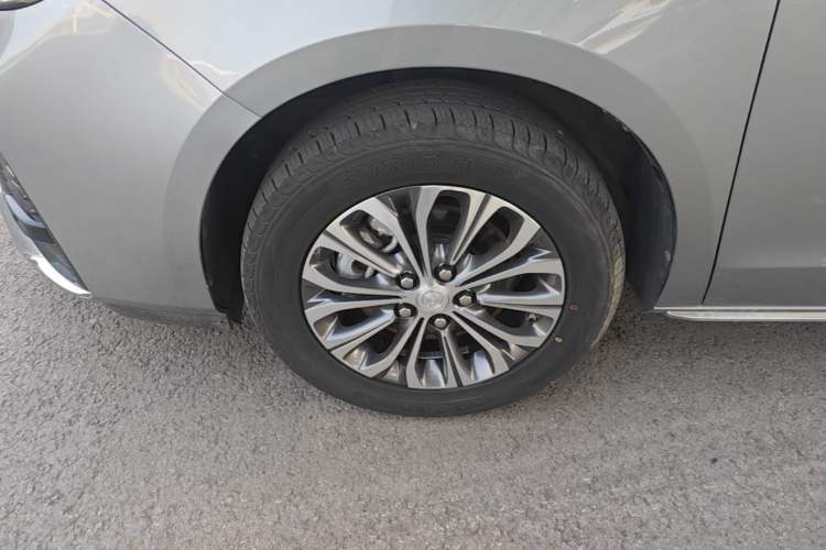 Used Buick GL8 2023 Land Executive Class 652T Luxury Model Exterior 4