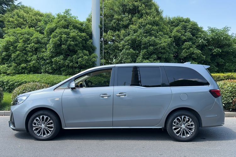 Used Buick GL8 2023 Land Business Class Smart Deluxe Model Exterior 4