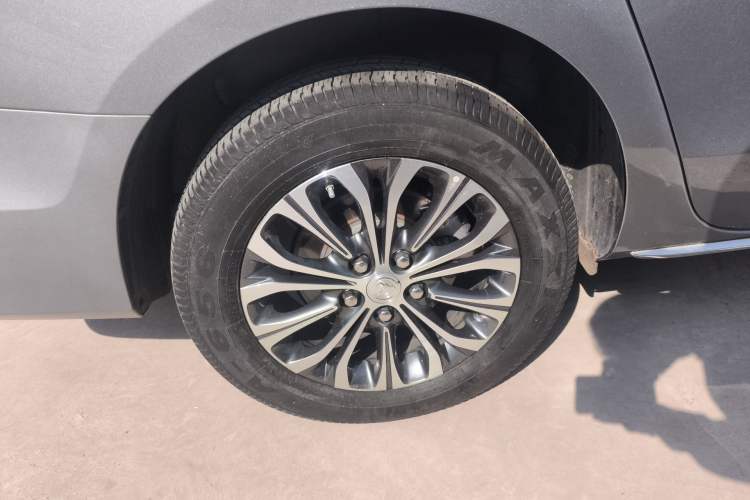 Used Buick GL8 2023 Land Business Class Smart Deluxe Model Exterior 5