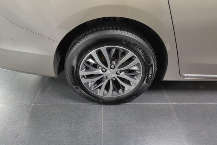 Used Buick GL8 2023 ES Lu Zun Deluxe Model Exterior 5
