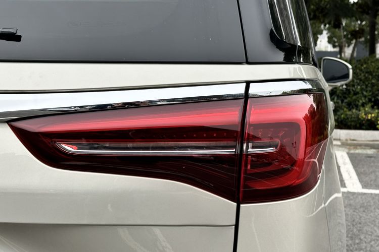 Used Buick GL8 2023 ES Lu Zun Deluxe Model Exterior 6