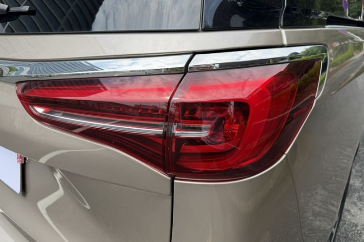 Used Buick GL8 2023 ES Lu Zun Deluxe Model Exterior 7