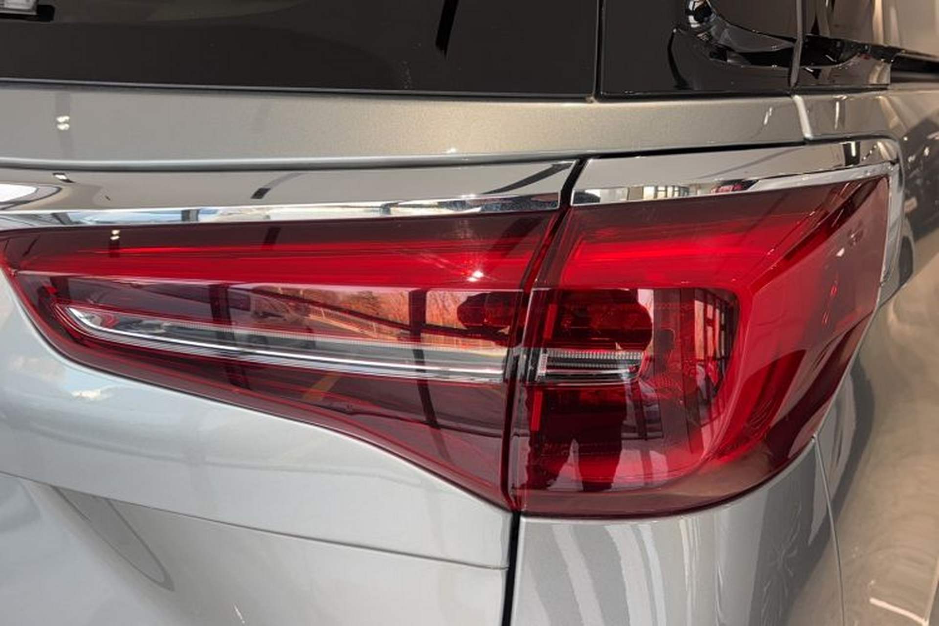 Used Buick GL8 2023 ES Lu Zun Deluxe Model Exterior 8