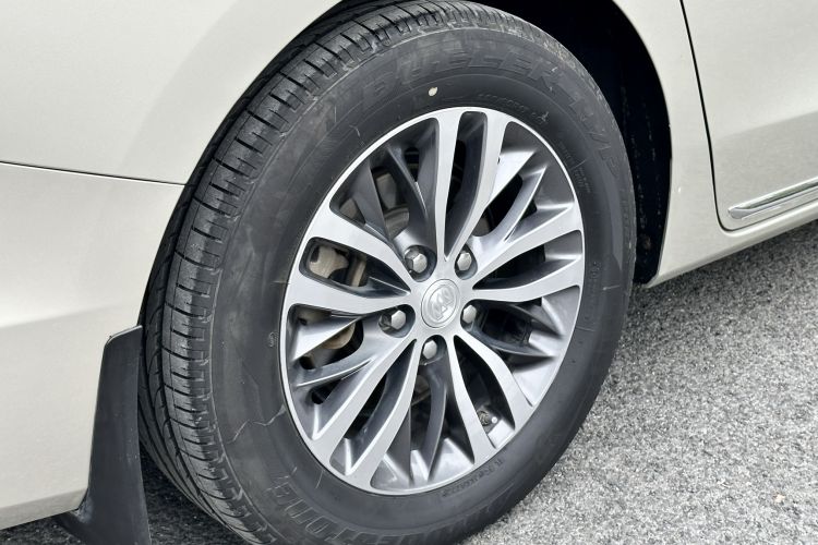Used Buick GL8 2023 ES Lu Zun Deluxe Model Exterior 8