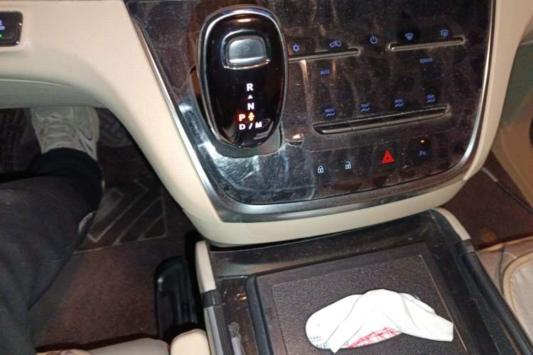 Used Buick GL8 2023 Land Executive Class 652T Smart Luxury Model Gear Lever