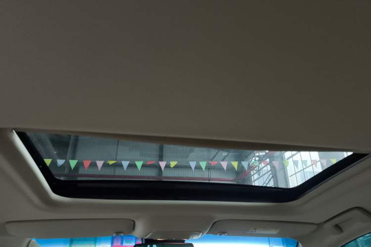Used Buick GL8 2023 Facelifted Land Cruiser Executive Luxury Version Headliner