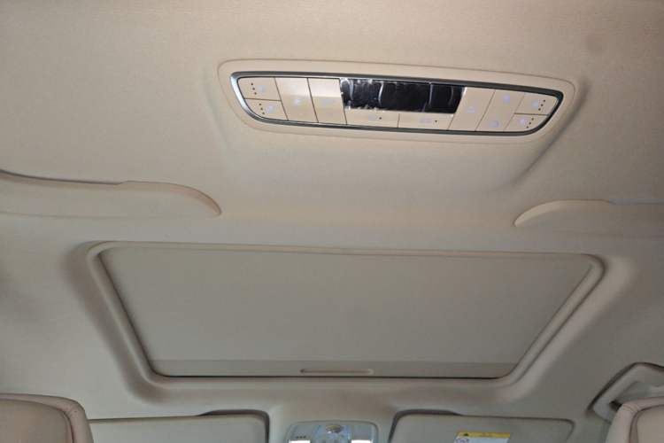 Used Buick GL8 2023 ES Lu Zun Luxury Model Headliner