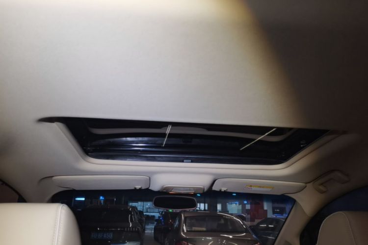 Used Buick GL8 2023 Facelifted Land Cruiser Executive Luxury Version Headliner