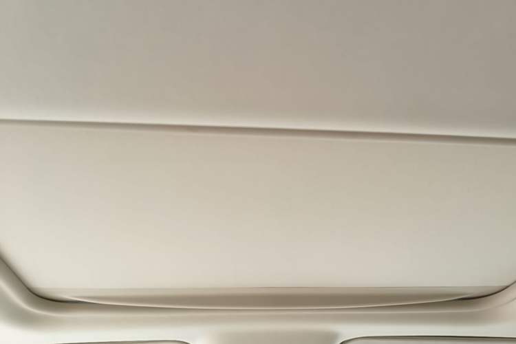 Used Buick GL8 2023 Facelifted Land Cruiser Executive Luxury Version Headliner