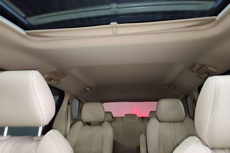 Used Buick GL8 2023 Facelifted Land Cruiser Executive Luxury Version Headliner