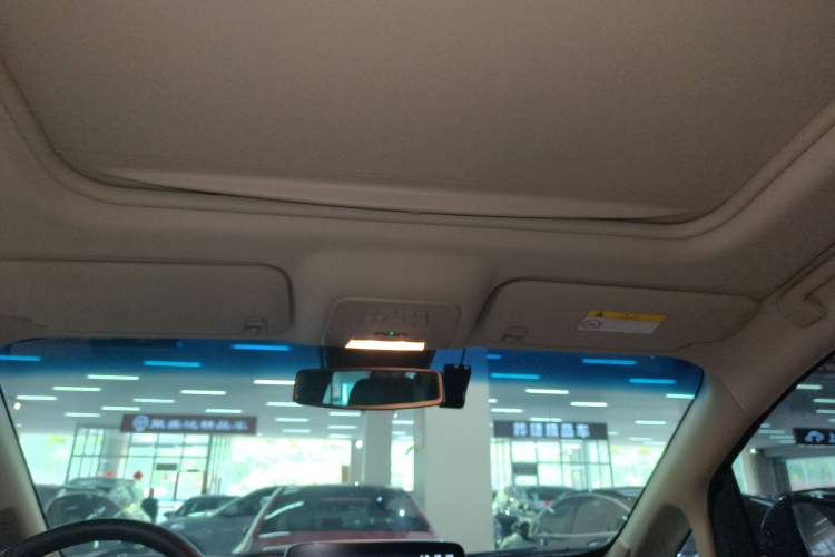 Used Buick GL8 2023 Facelifted Land Cruiser Executive Luxury Version Headliner