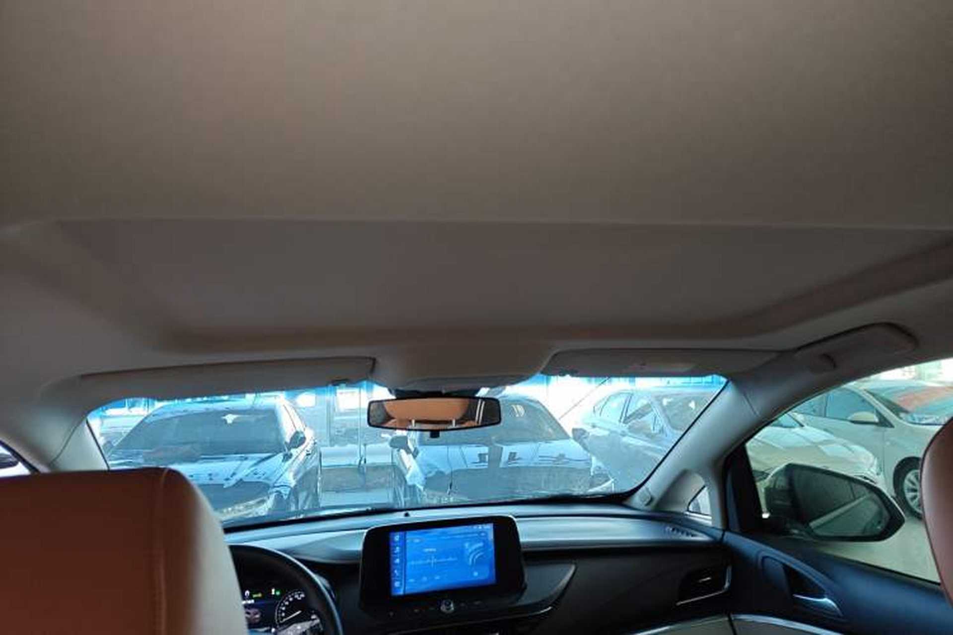 Used Buick GL8 2023 Land Executive Class Comfort Model Headliner