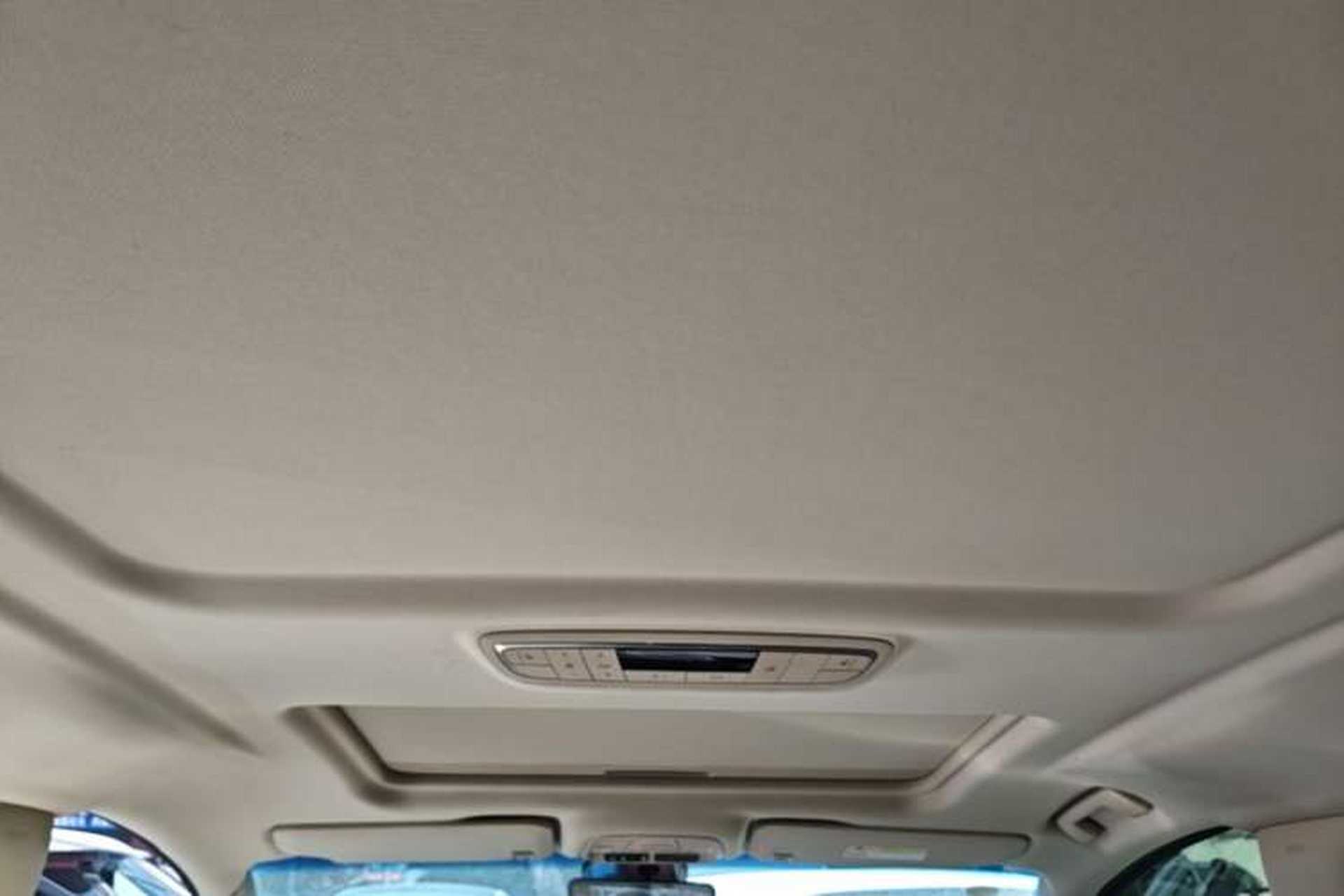 Used Buick GL8 2023 ES Lu Zun Deluxe Model Headliner