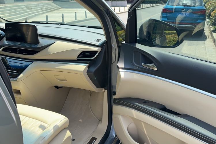 Used Buick GL8 2023 Land Business Class Smart Deluxe Model Interior 10